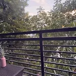Beautiful Condo On Riverwalk King Suite W Free Parking Pet Friendly Centrally Located On The Riverwalk