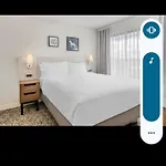 Sonesta Es Suites