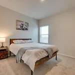 6 Mi To Lackland Afb Hot Tub, Pool And Game Room!