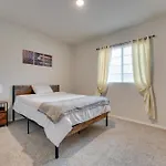 6 Mi To Lackland Afb Hot Tub, Pool And Game Room!