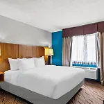 Quality Inn & Suites Airport North - Stone Oak