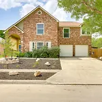 Dog-Friendly Live Oak Home With Hot Tub And Game Room!