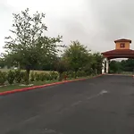 Luxury Inn And Suites Seaworld