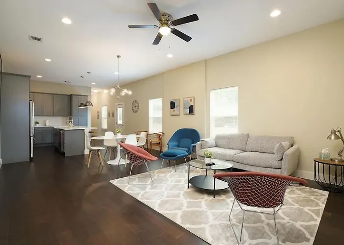 Spacious, Sleeps 6, St Phillips, King Bed