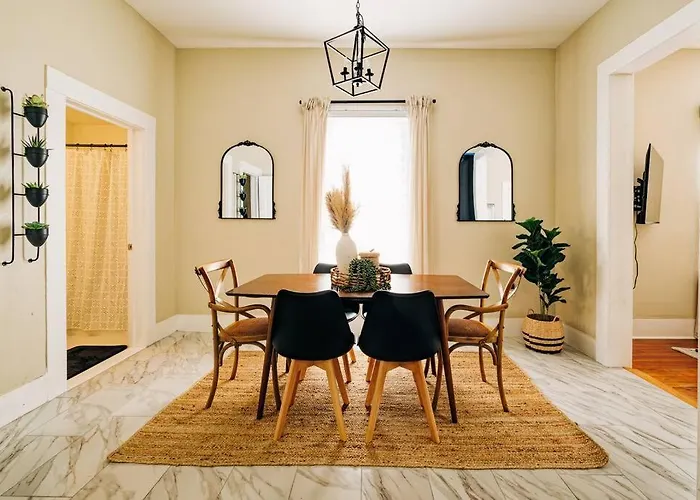 Close To Downtown San Antonio,Tx With Private Backyard And Firepit