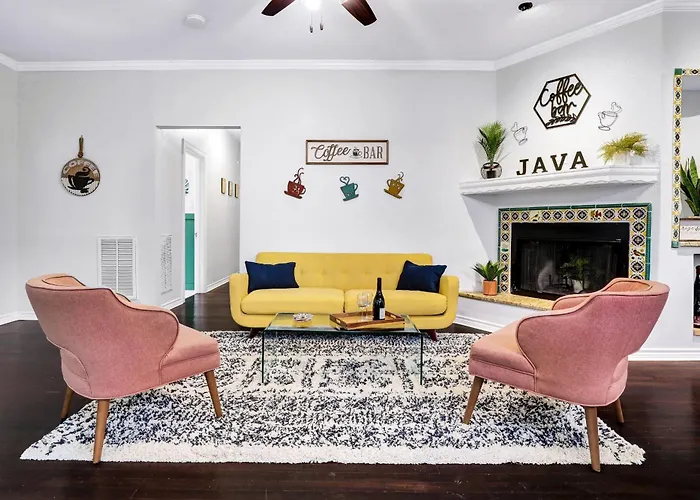 Java - A Birdy Vacation Rental
