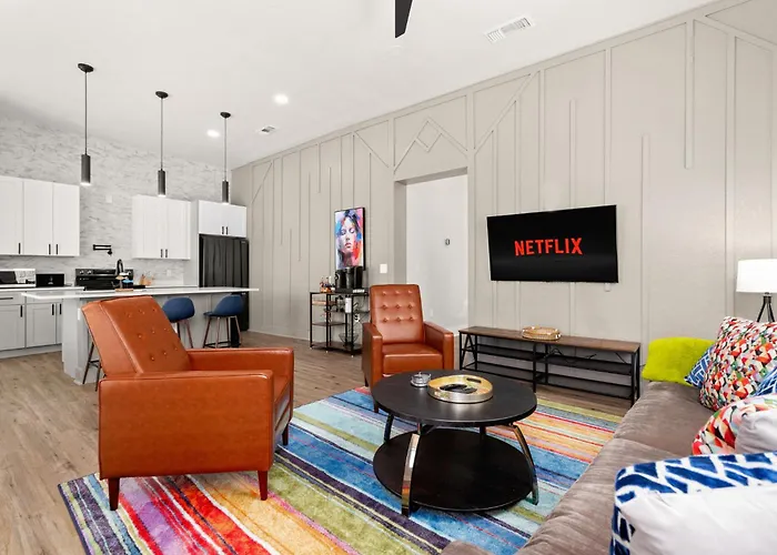Modern Home Nr Dt, River Walk, Alamo Wifi Games