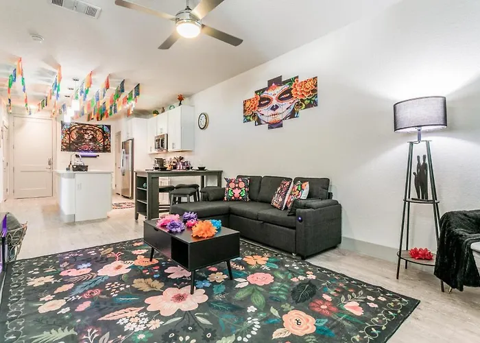 Viva Fiesta Condo On San Antonio Riverwalk