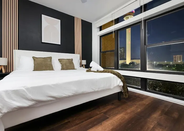 Snug 1Br W Gym, Parking Near Rvrwalk & Dome