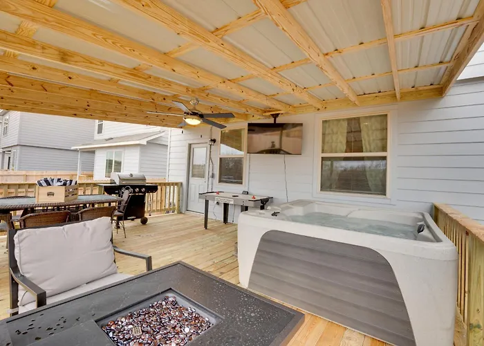6 Mi To Lackland Afb Hot Tub, Pool And Game Room!