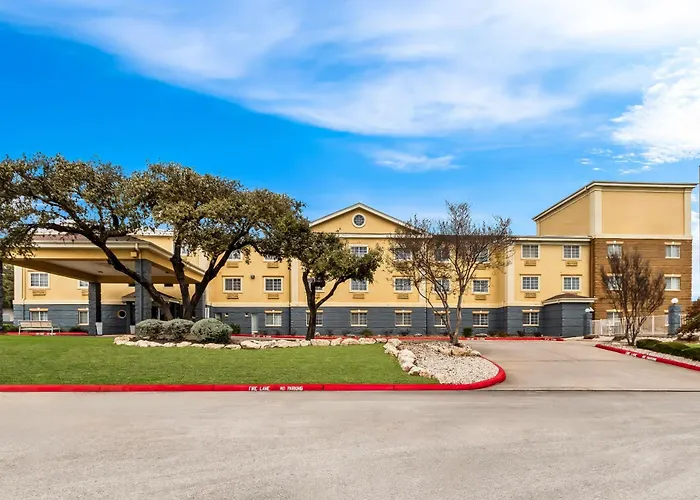 Quality Inn & Suites Airport North - Stone Oak