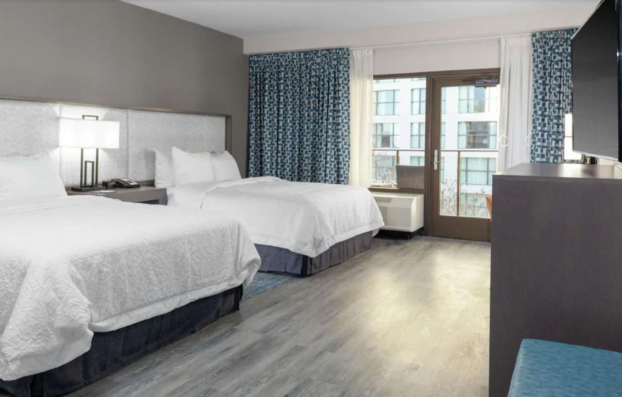 Hotel Hampton & Riverwalk