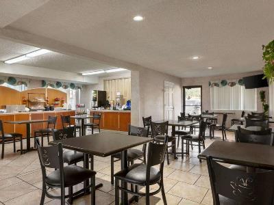 Ramada By Wyndham Near Seaworld - Lackland Afb 3*