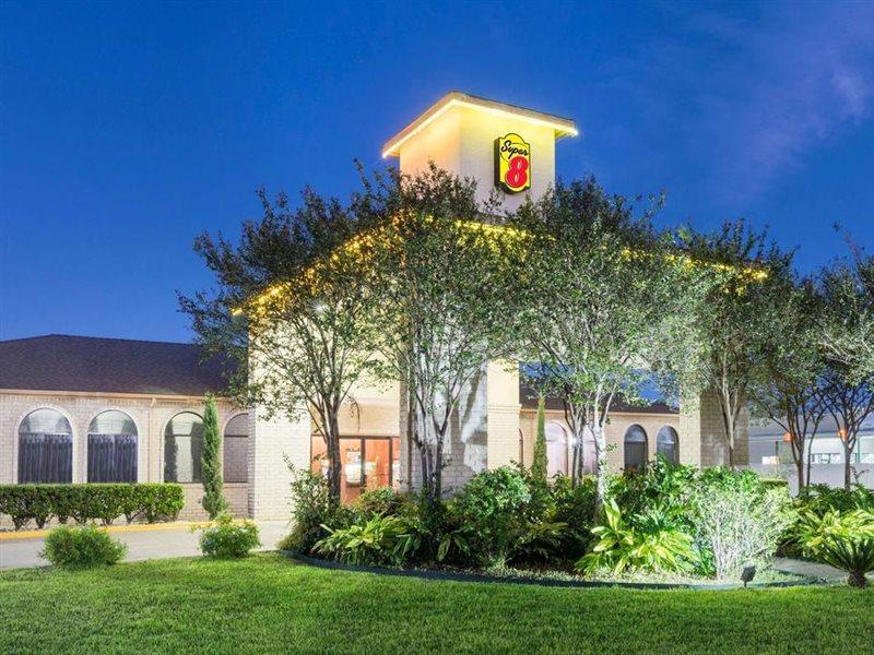 Super 8 By Wyndham At I-10 Motel San Antonio