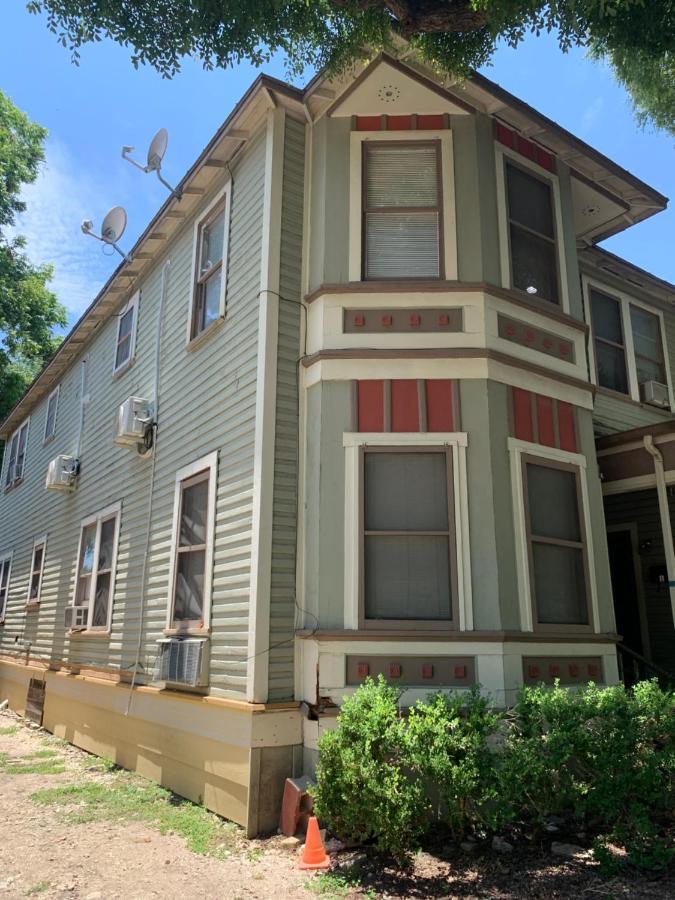 Apartment 125-#4 Downtown Cozy Upstairs One Bedroom *