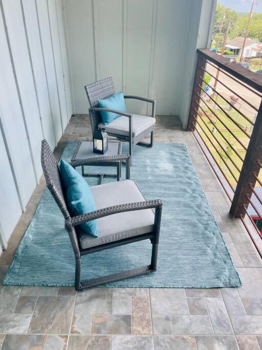 Spacious, Sleeps 6, St Phillips, King Bed * San Antonio