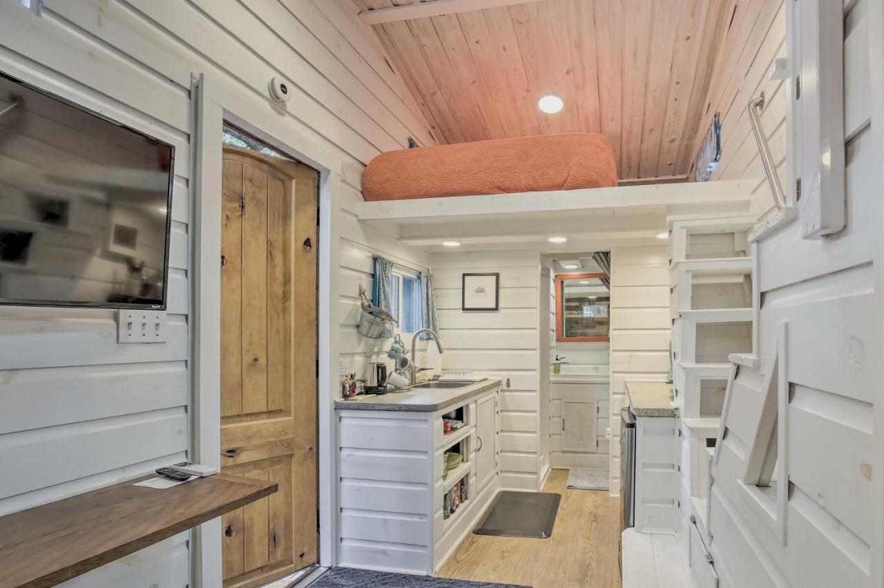 Unique Tiny Everest Home! Apartment
