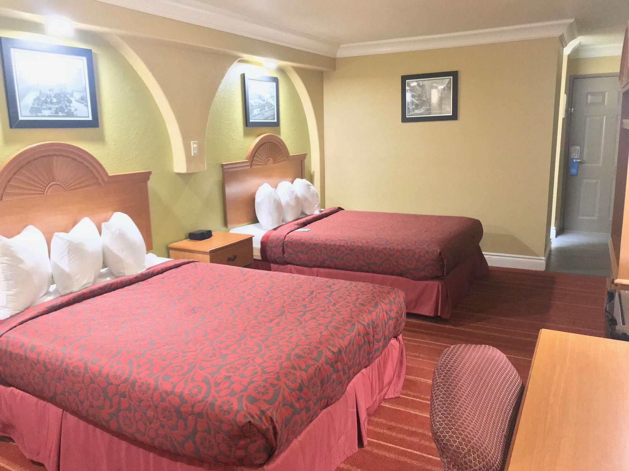Days By Wyndham Airport Hotel