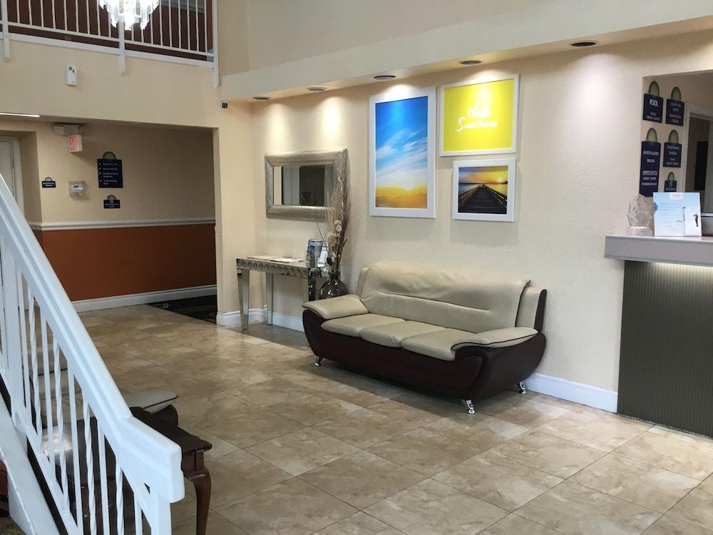 Days By Wyndham Airport