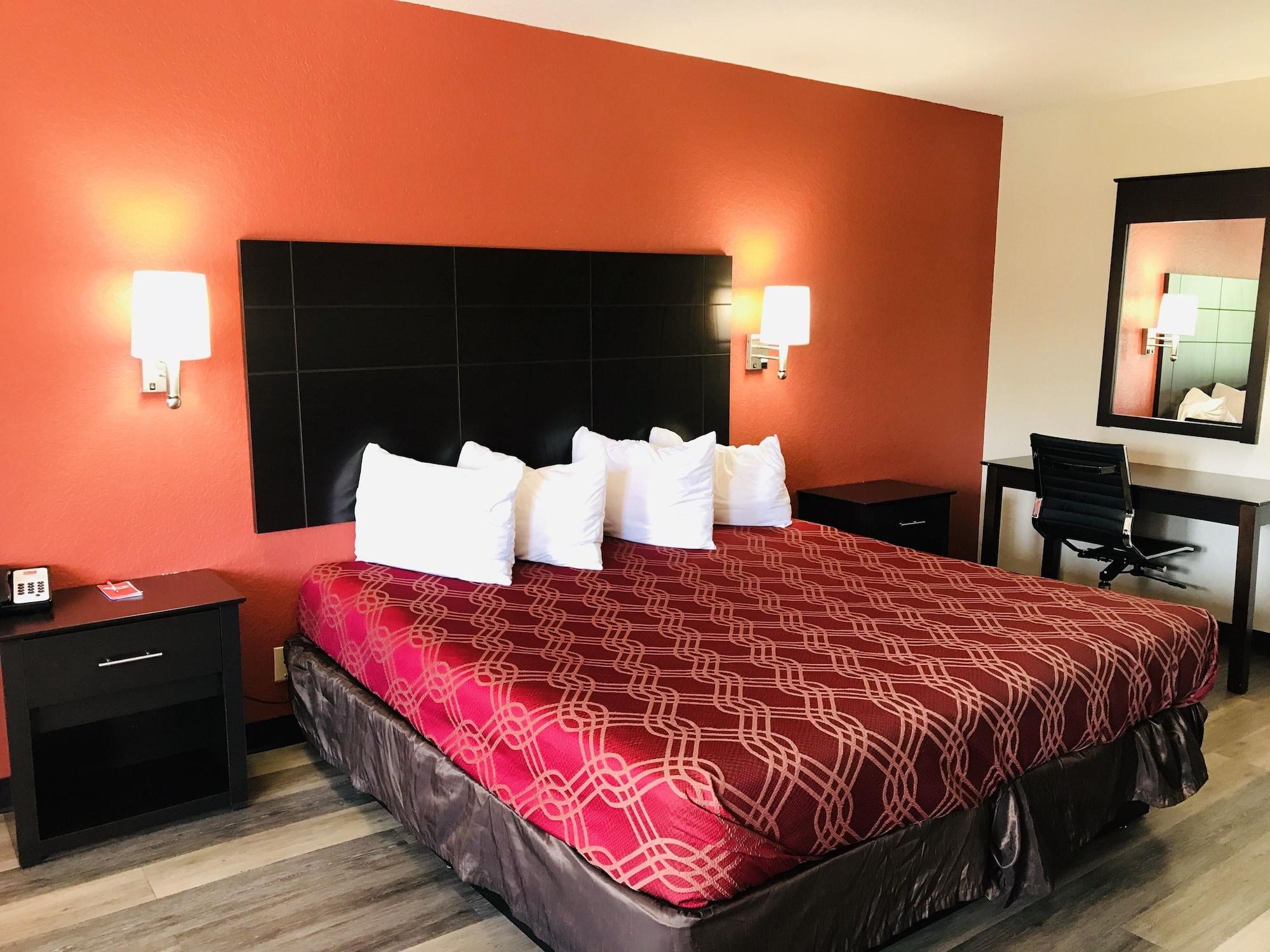 Econo Near Lackland Air Force Base-seaworld Hotel
