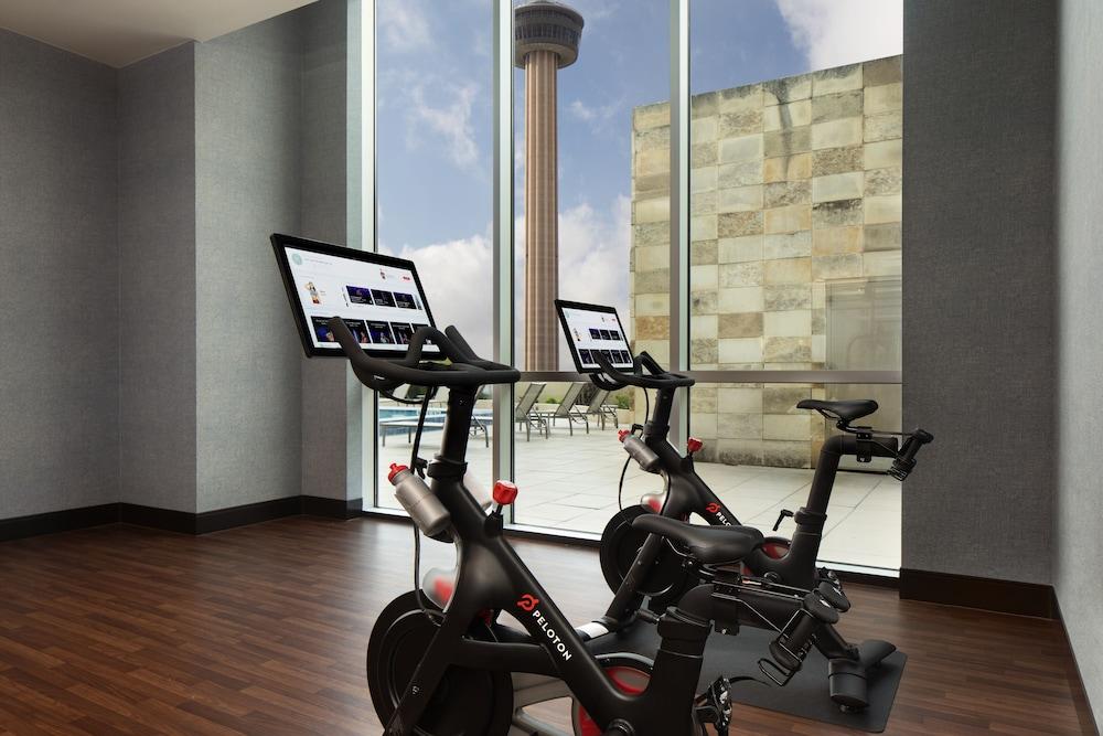 Grand Hyatt River Walk 4*