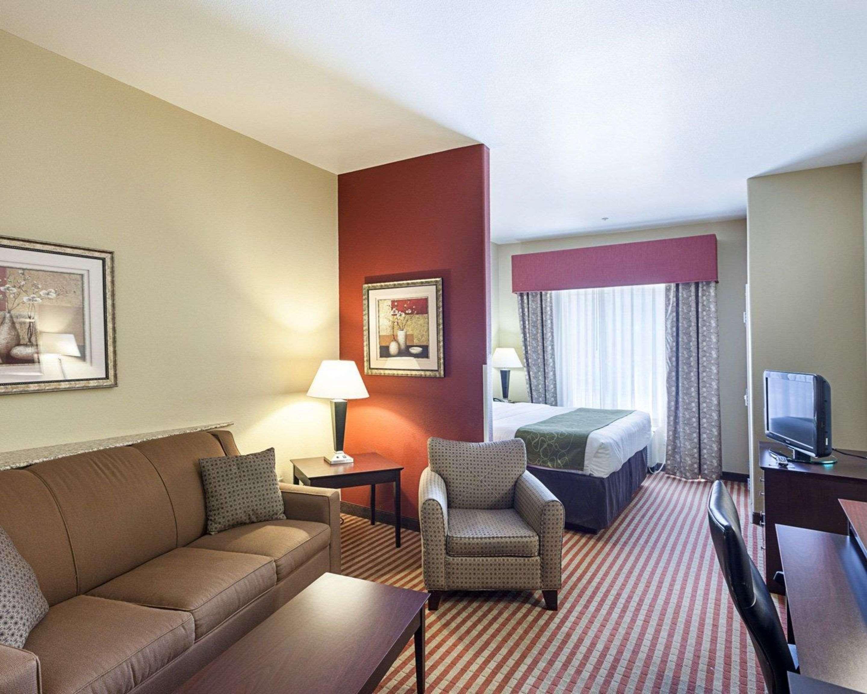 Hotel Comfort Medical Center Near Six Flags 3*