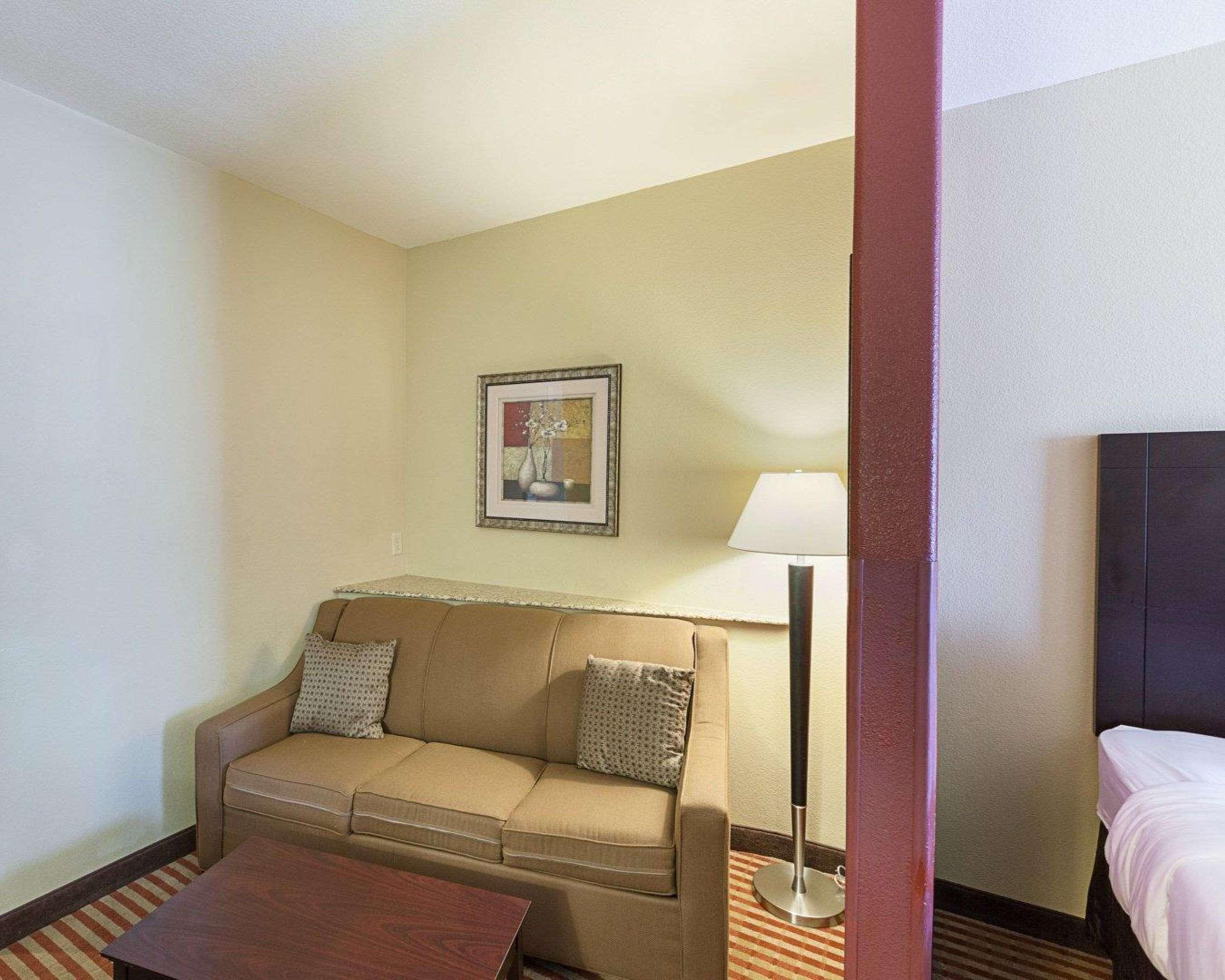 Comfort Medical Center Near Six Flags Hotel