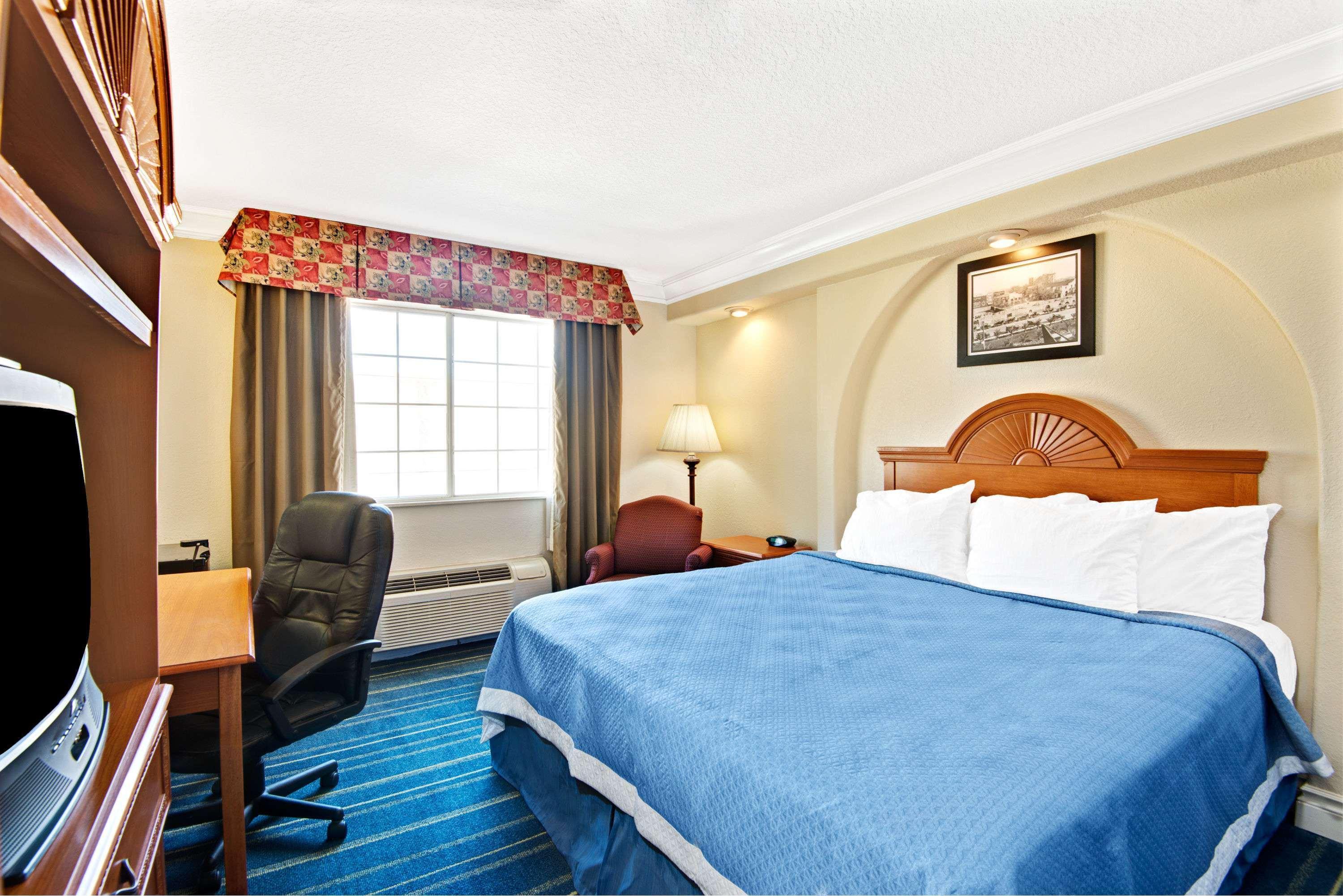 Hotel Days By Wyndham Airport San Antonio