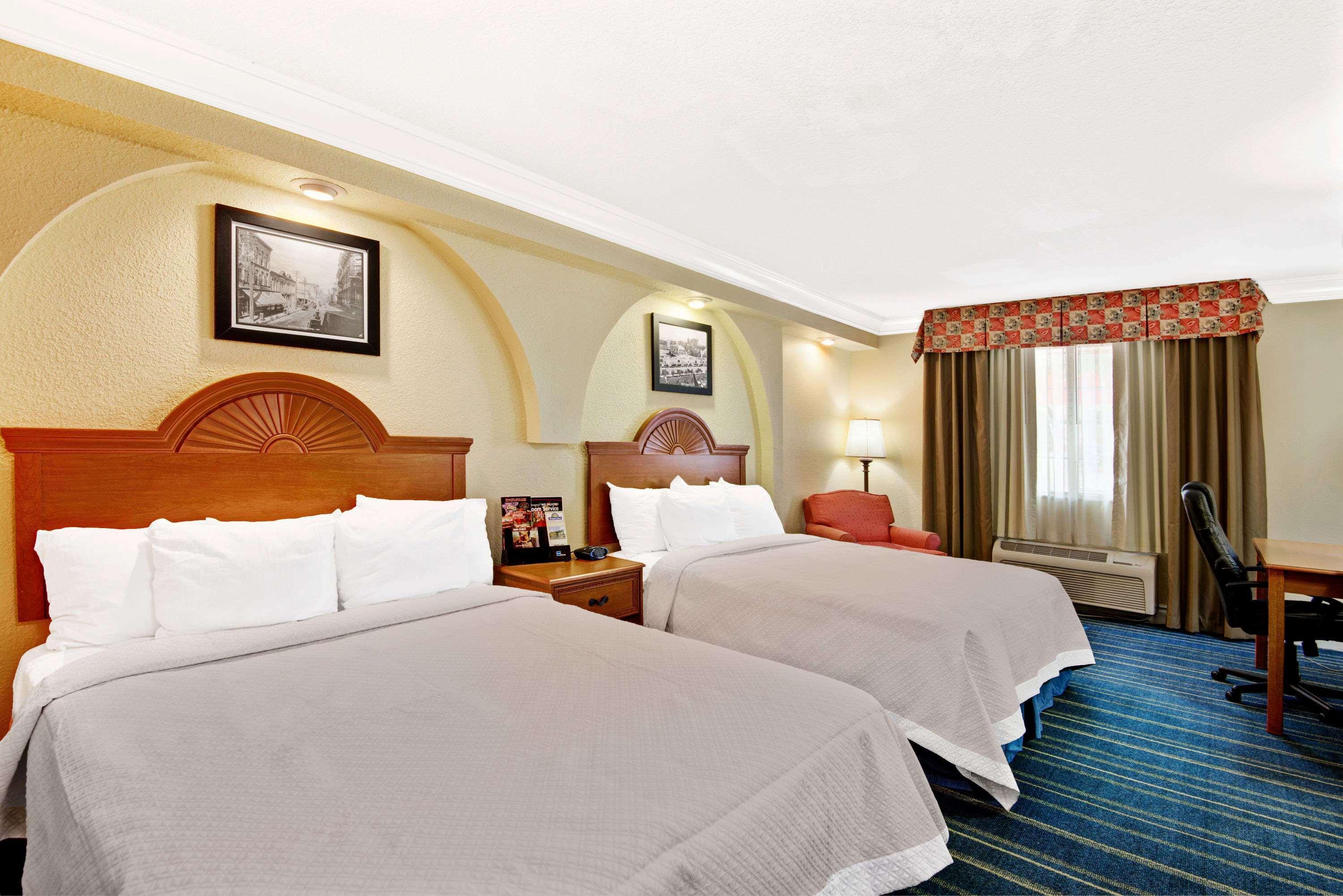 Days By Wyndham Airport Hotel
