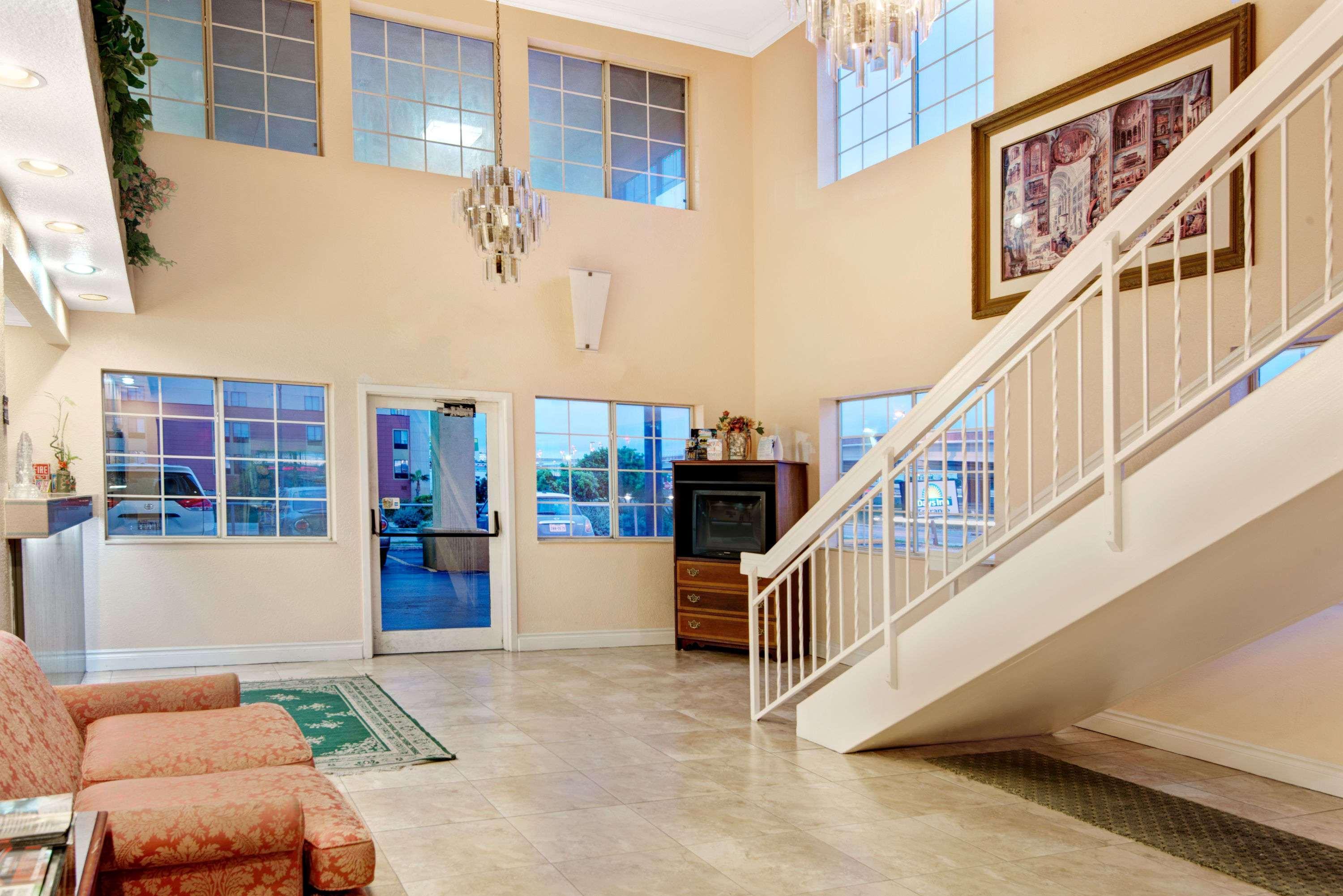 Hotel Days By Wyndham Airport San Antonio