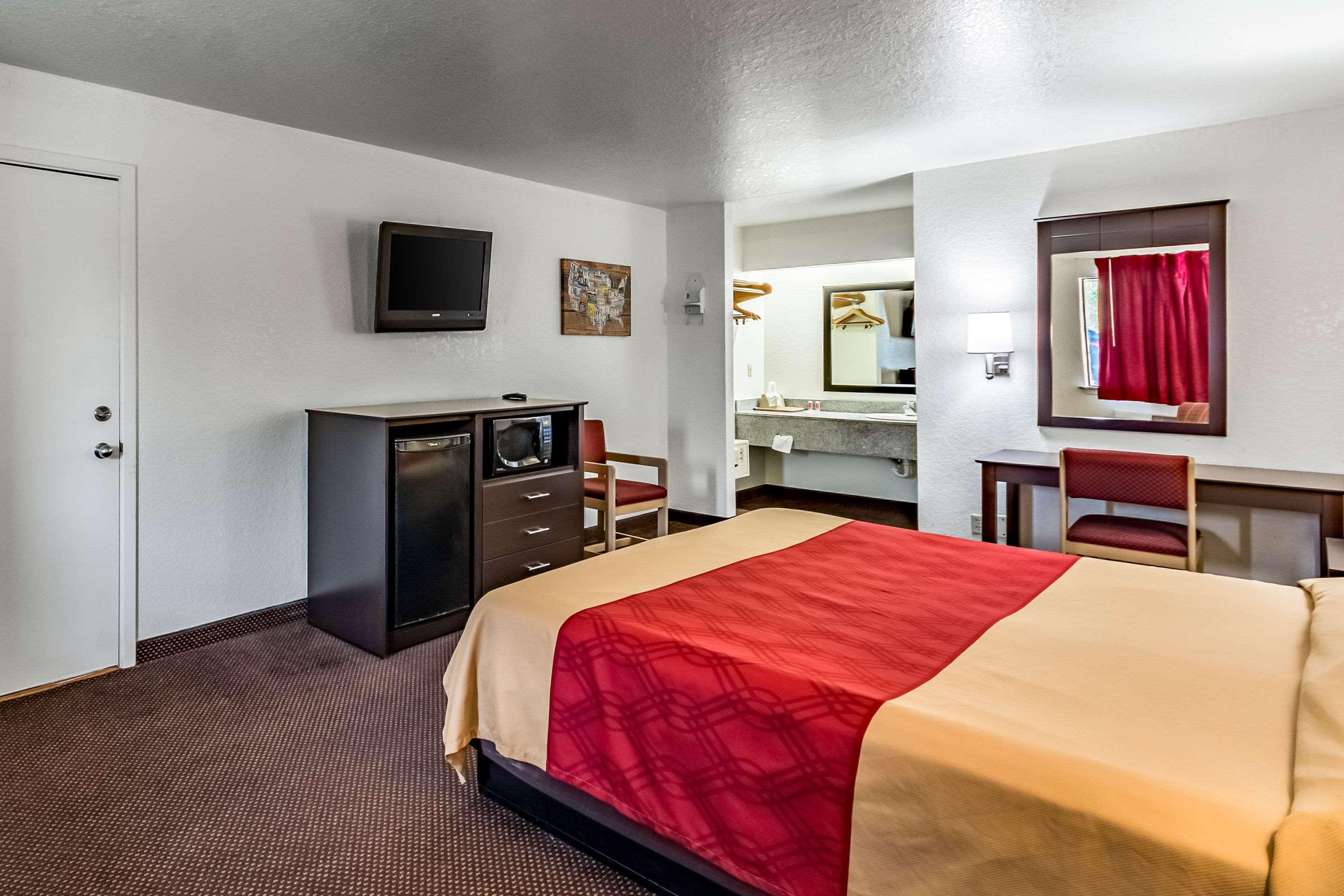 Hotel Econo Near Lackland Air Force Base-seaworld 2*
