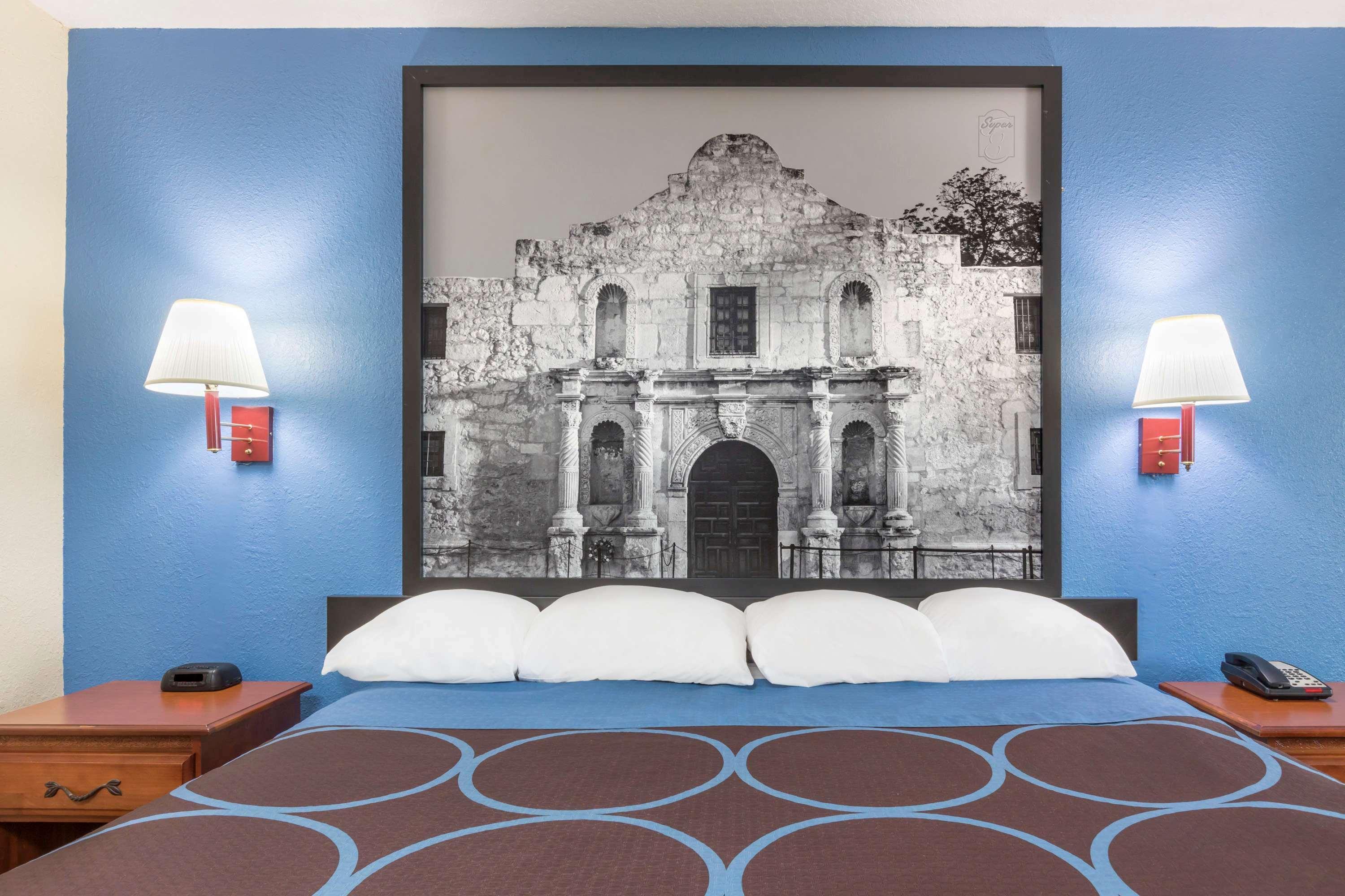 Super 8 By Wyndham At I-10 Motel 2*