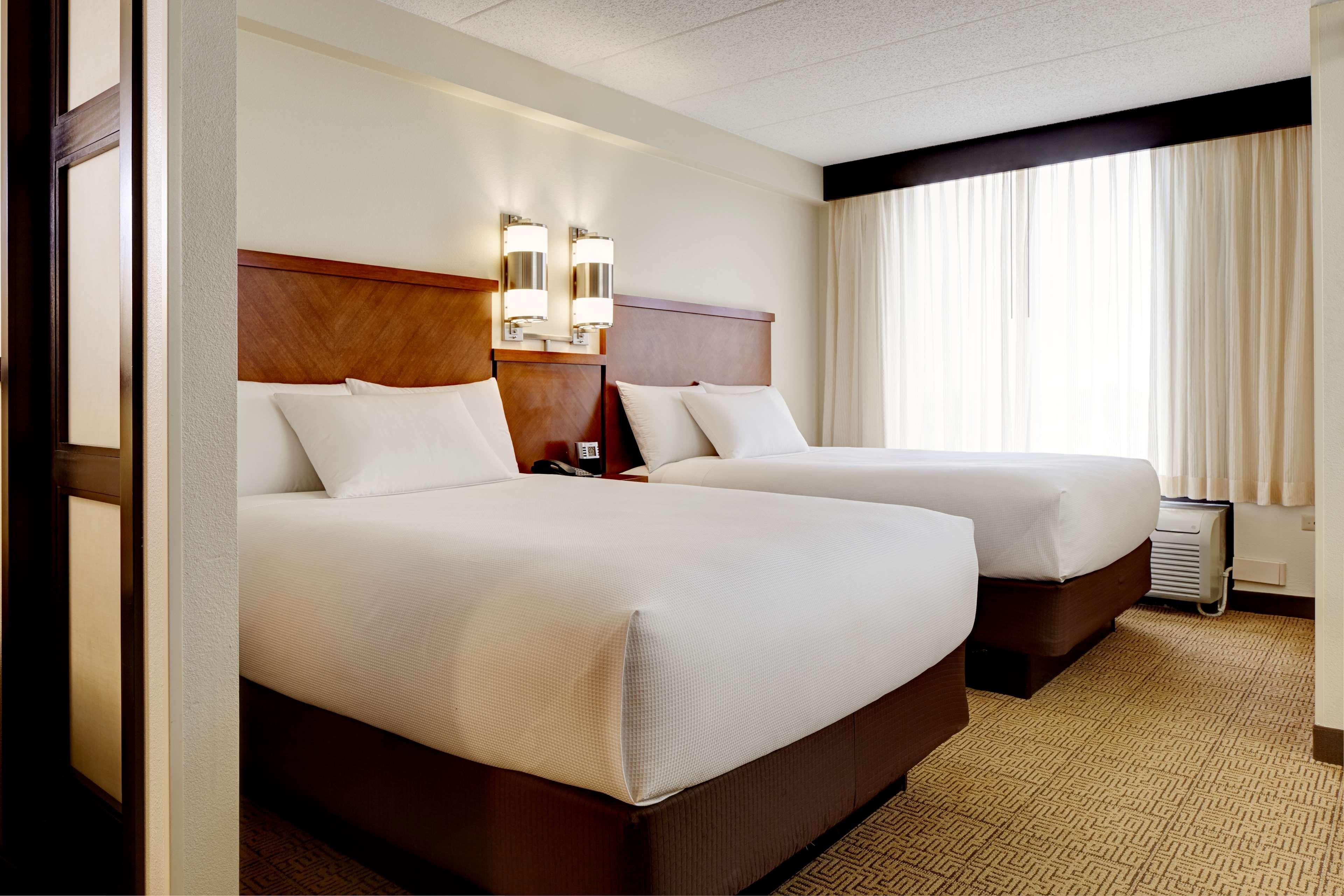 Hyatt Place North Stone Oak 3*