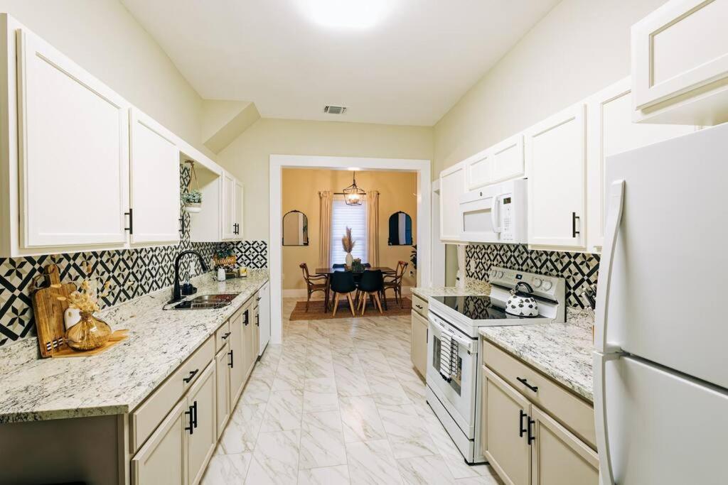 Close To Downtown San Antonio,tx With Private Backyard And Firepit Holiday home