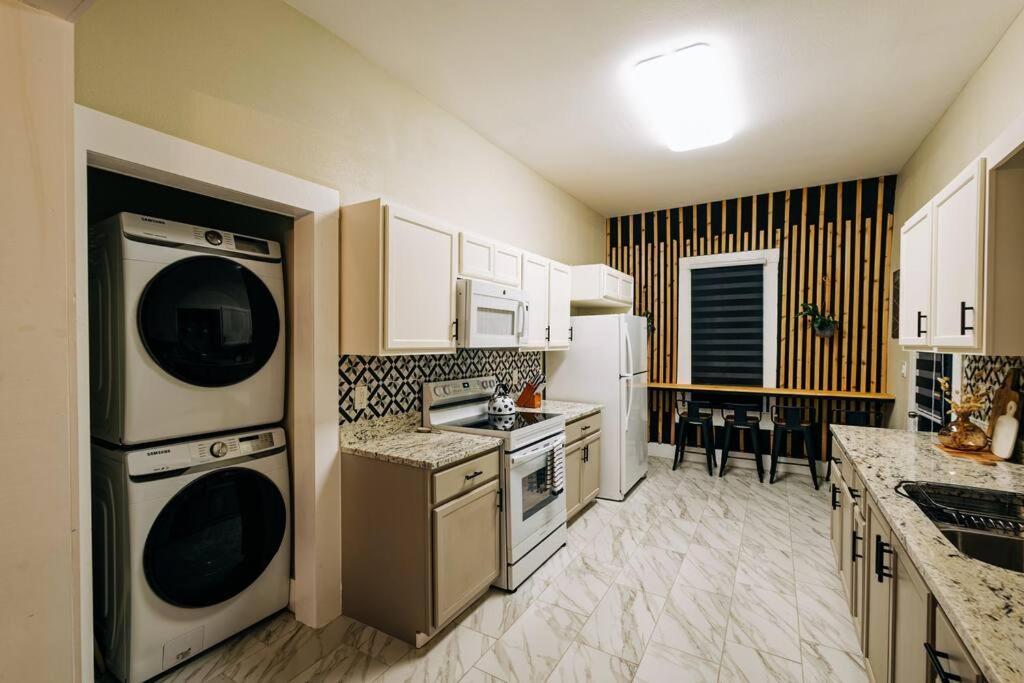 Close To Downtown San Antonio,tx With Private Backyard And Firepit Holiday home