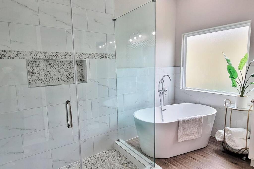 Cheerful 4 Bedroom With Indoor Fire Place Holiday home San Antonio