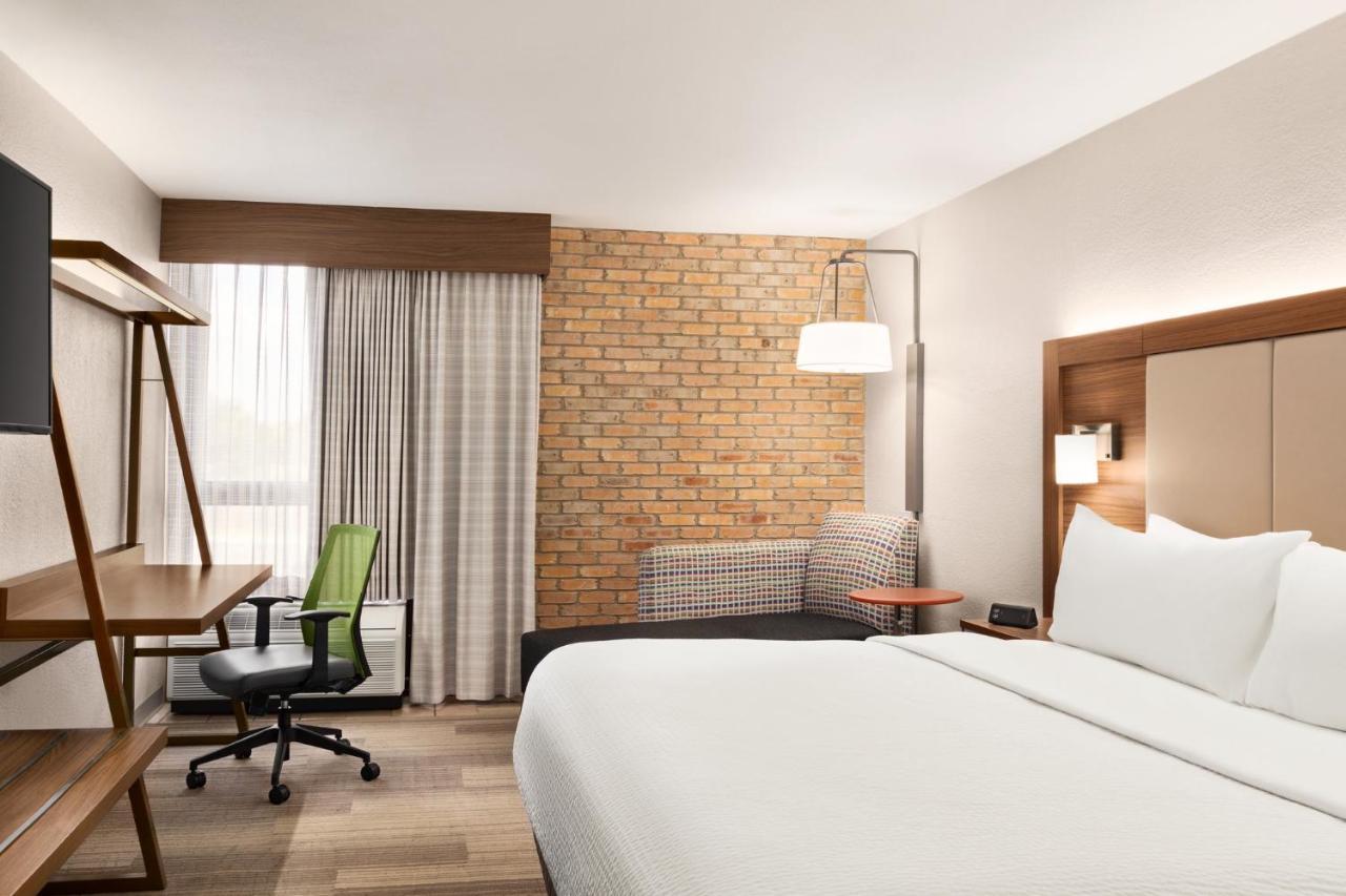 Express - Airport By Ihg Hotel 3*
