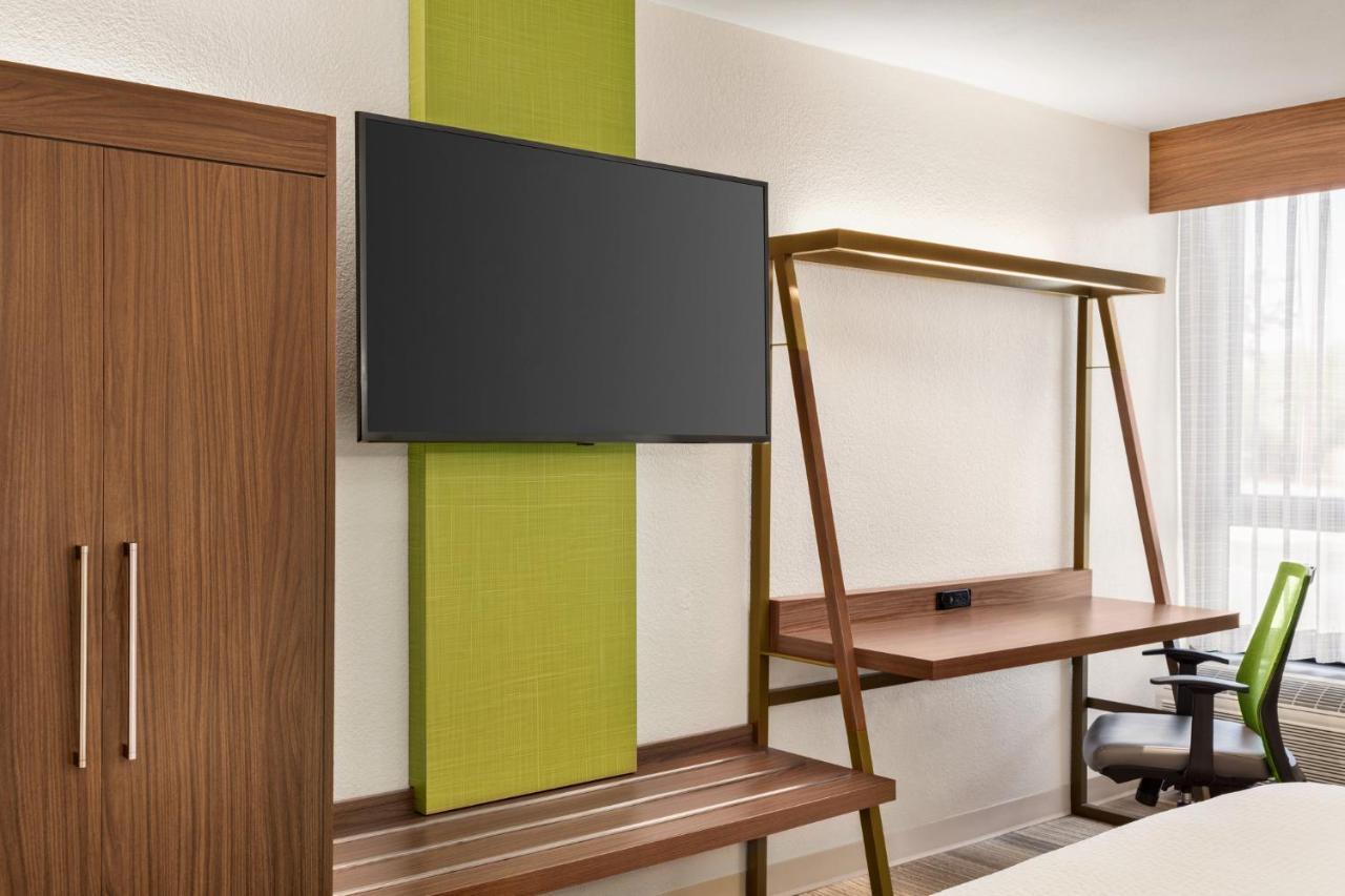 Express - Airport By Ihg 3*