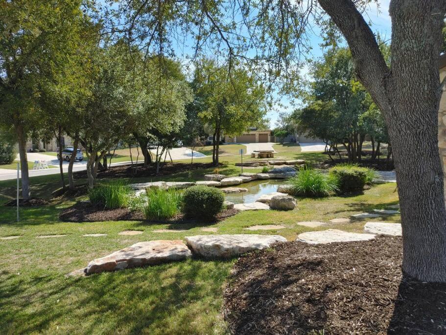 Exquisite Luxury Near Sea World, Holiday home San Antonio
