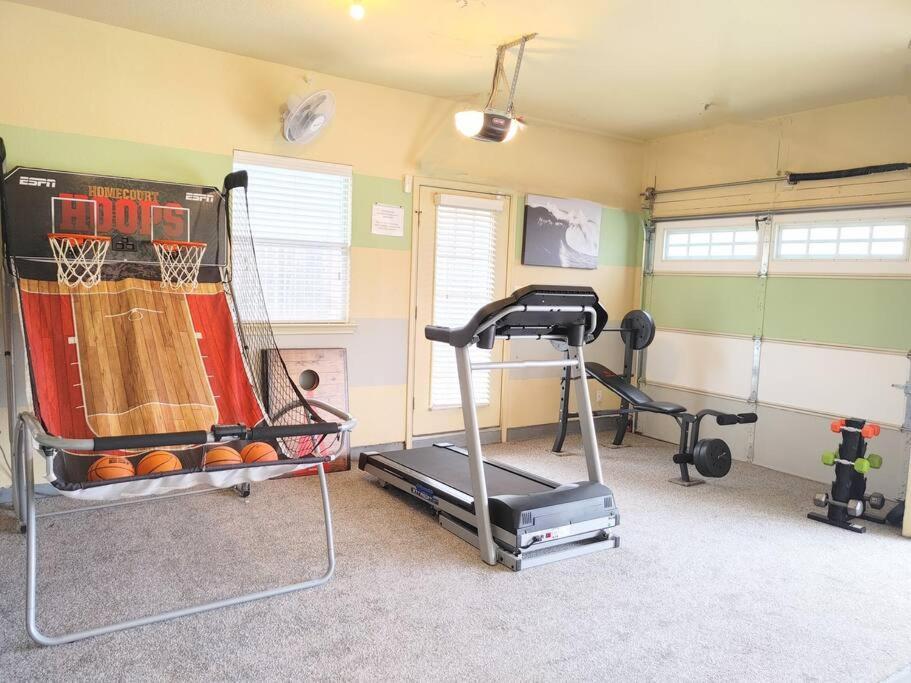 Exquisite Luxury Near Sea World, Holiday home San Antonio