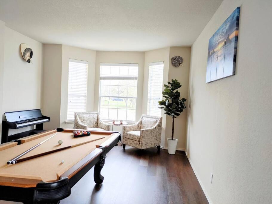 Exquisite Luxury Near Sea World,