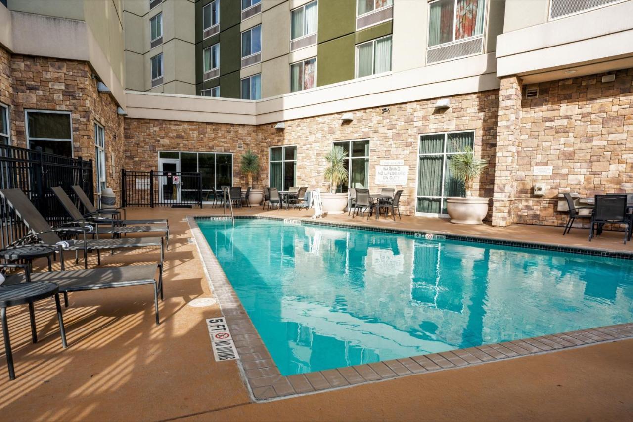 Fairfield & By Marriott Downtown/alamo Plaza Hotel 3*