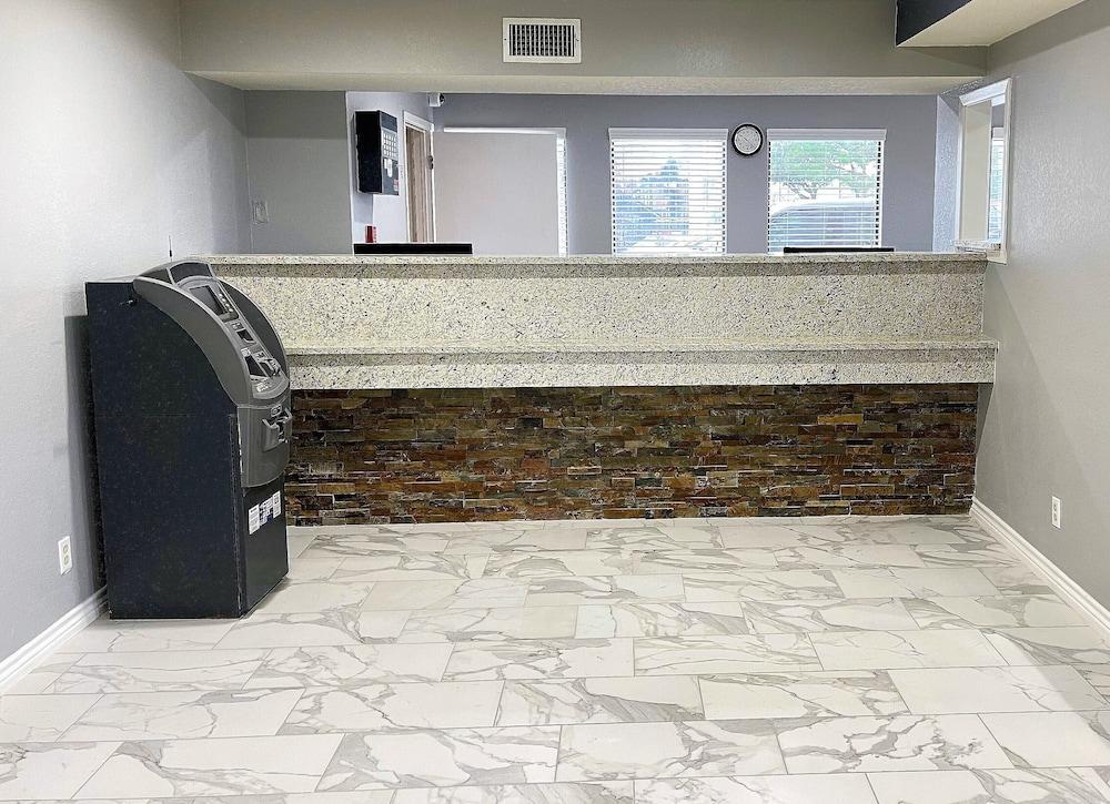 Hotel Econo Near Lackland Air Force Base-seaworld