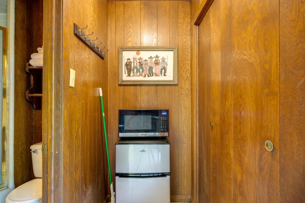 Spacious About 5 Mi To Downtown! *