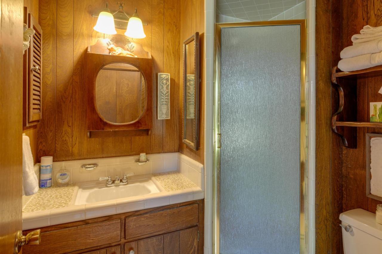 Spacious About 5 Mi To Downtown! *