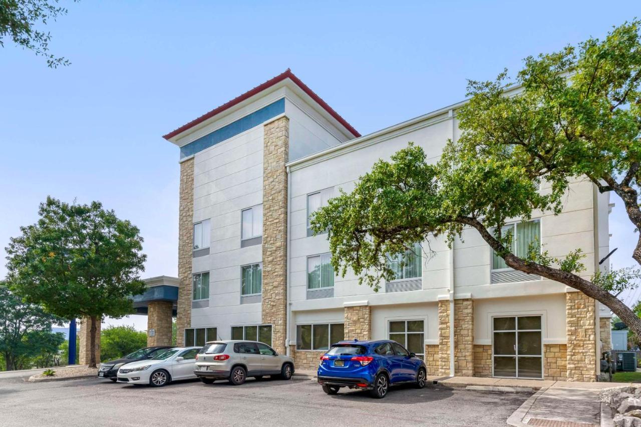 Hotel Comfort Medical Center Near Six Flags San Antonio