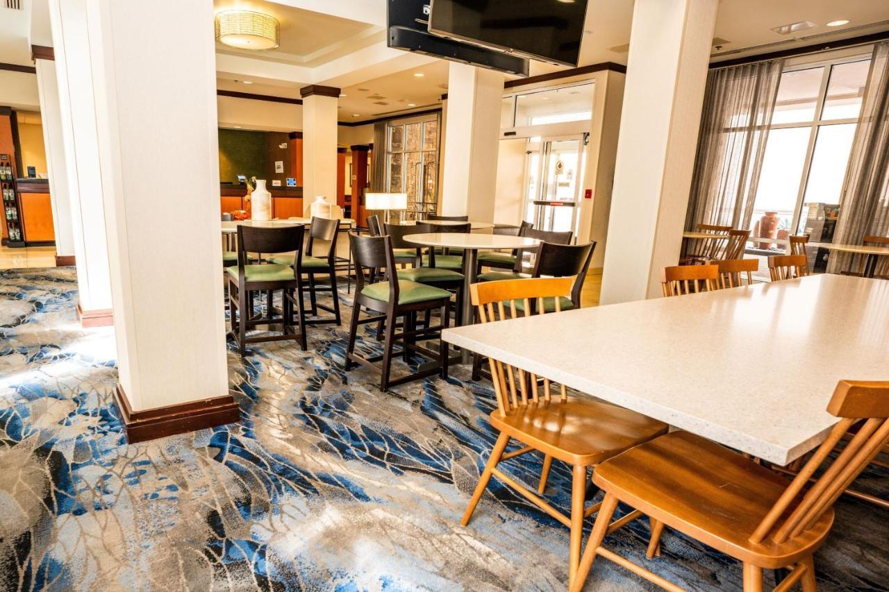 Fairfield & By Marriott Downtown/alamo Plaza Hotel 3*