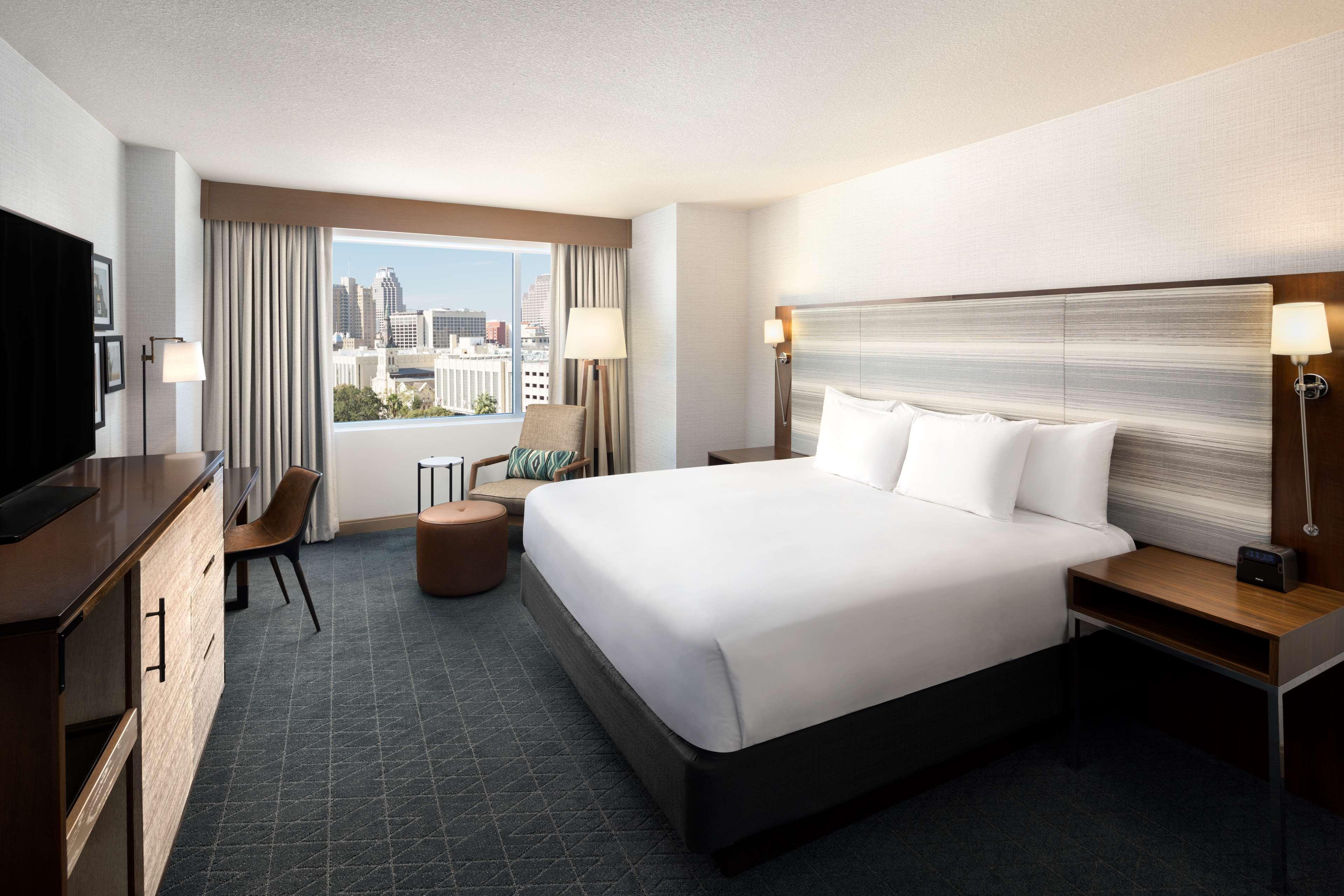 Grand Hyatt River Walk Hotel 4*