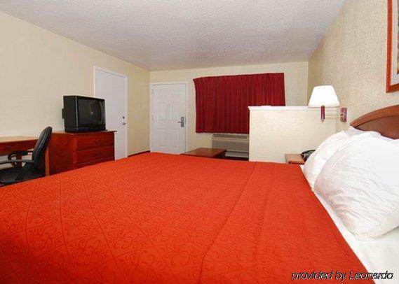 Super 8 By Wyndham At I-10 2* San Antonio