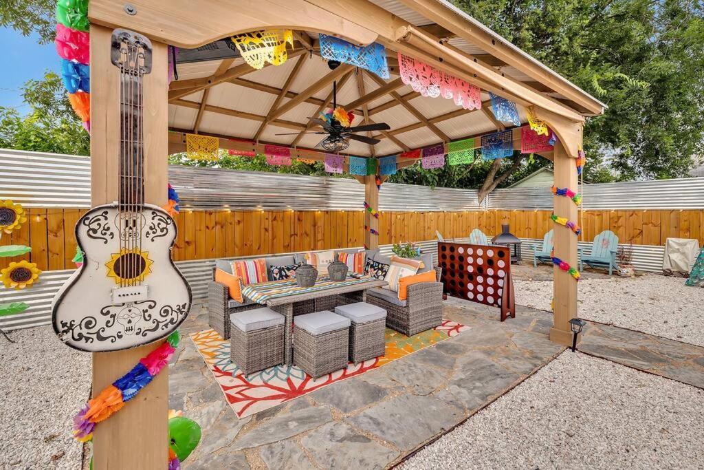 The Coco House/lone Star Dist/jacuzzi/golf Cart Holiday home *
